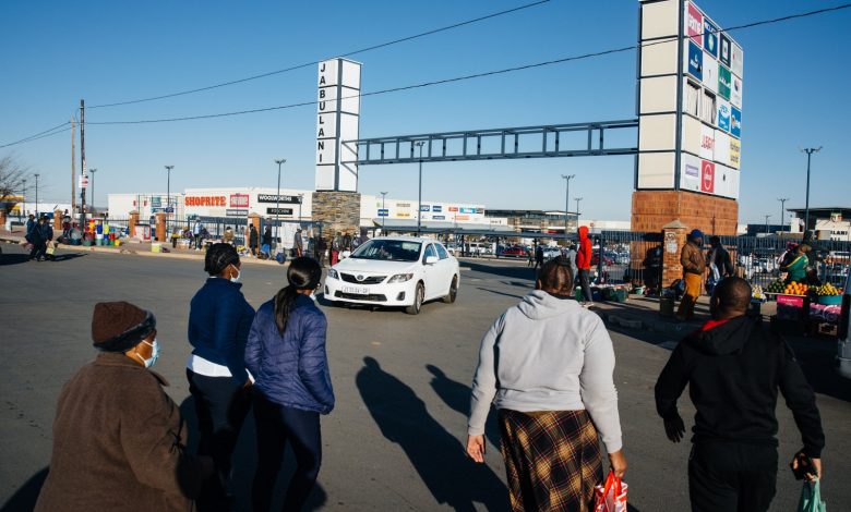 hawkers-struggle-after-soweto-mall-looted,-vandalised
