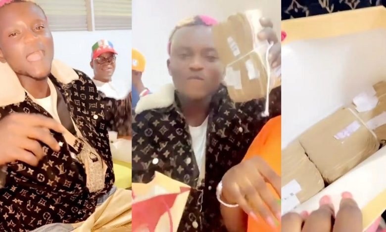 singer,-portable-comes-under-heavy-criticism-after-showing-off-money-he-received-after-visiting-osun-state-gov,-oyetola-and-endorsing-him-(video)
