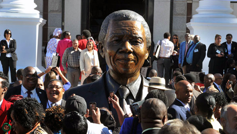 gallery:-the-world-of-mandela-statues