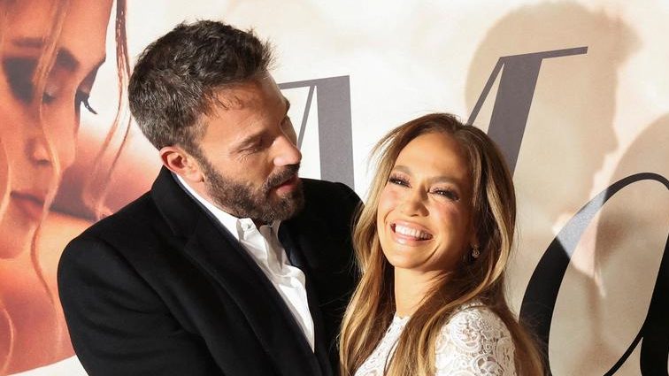 jlo-and-ben-affleck-tie-the-knot