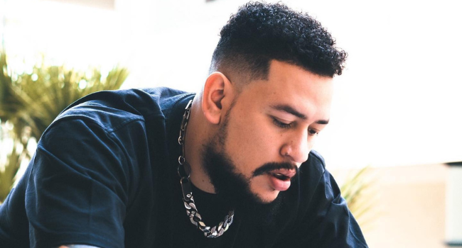 aka-preaches-the-gospel-to-his-fans