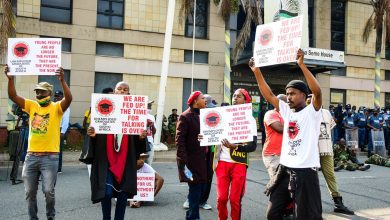 south-africa’s-unemployment-rate-retreats-again