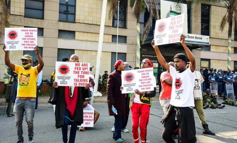 south-africa’s-unemployment-rate-retreats-again