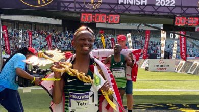 south-africa’s-tete-dijana-wins-2022-comrades-marathon-in-durban