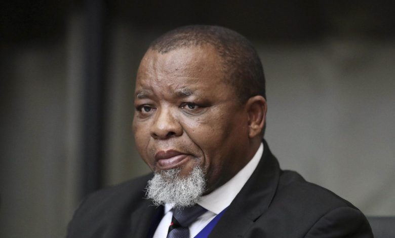 mineral-resources-department-and-mantashe-yet-to-answer-for-alleged-mine-heist