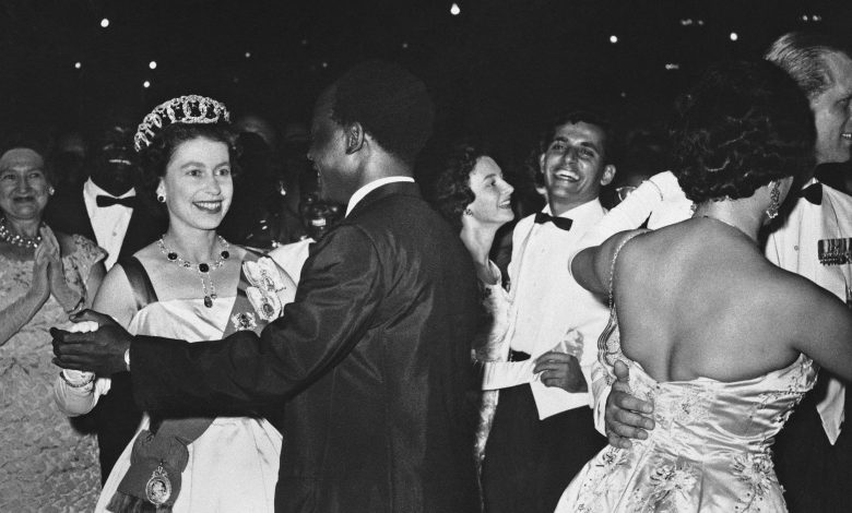 5-intimate-moments-queen-elizabeth-ii-shared-with-africa