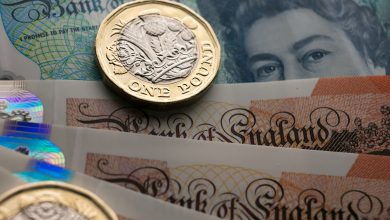 british-pound-crashes-to-record-low-as-govt-cuts-taxes