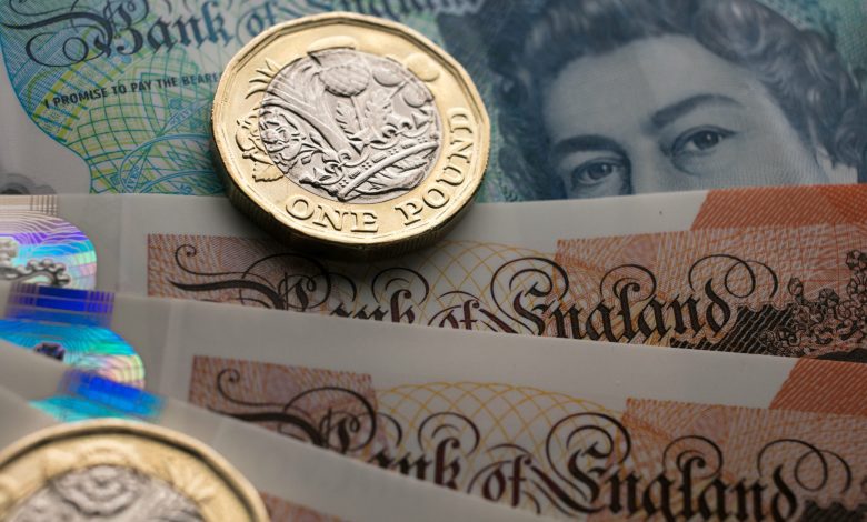 british-pound-crashes-to-record-low-as-govt-cuts-taxes