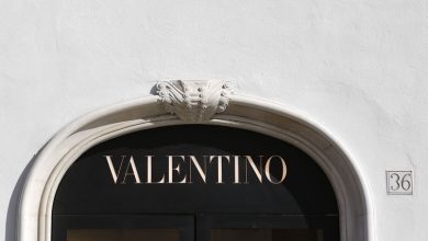 energy-saving-in-fashion,-valentino-turns-off-lights-early