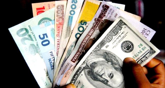 see-the-reason-why-the-nigerian-naira-dropped-from-n900/$1-to-n680/$1-in-just-a-few-days