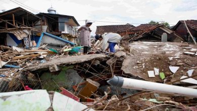 indonesia-struggles-to-get-aid-to-quake-survivors,-rescue-continues