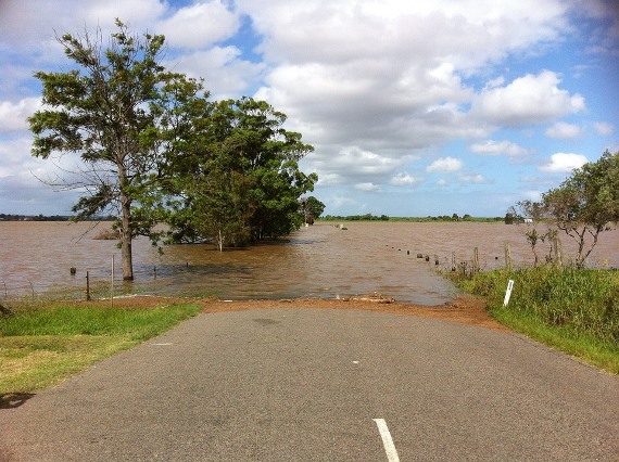 weather-services-issues-flash-floods-warning-for-some-regions-in-the-cape