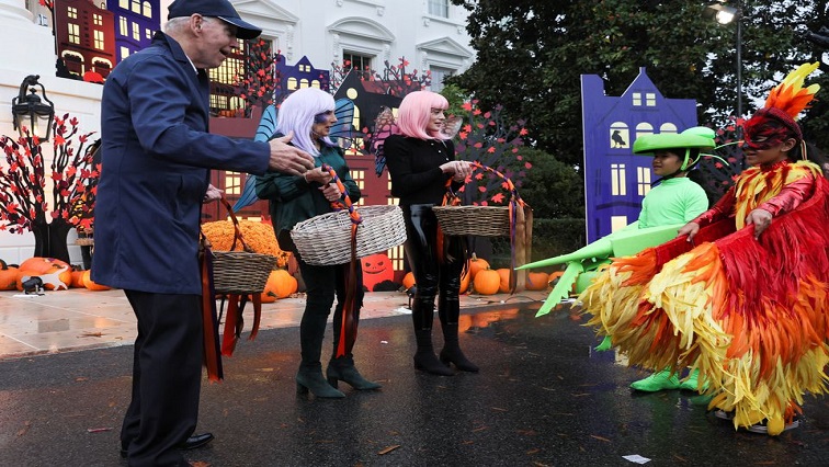 bidens-celebrate-their-first-halloween-at-the-white-house