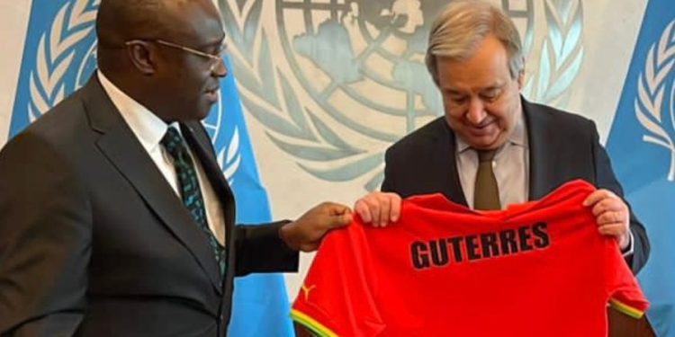 antonio-guterres,-un-secretary-general-receives-black-stars-shirt