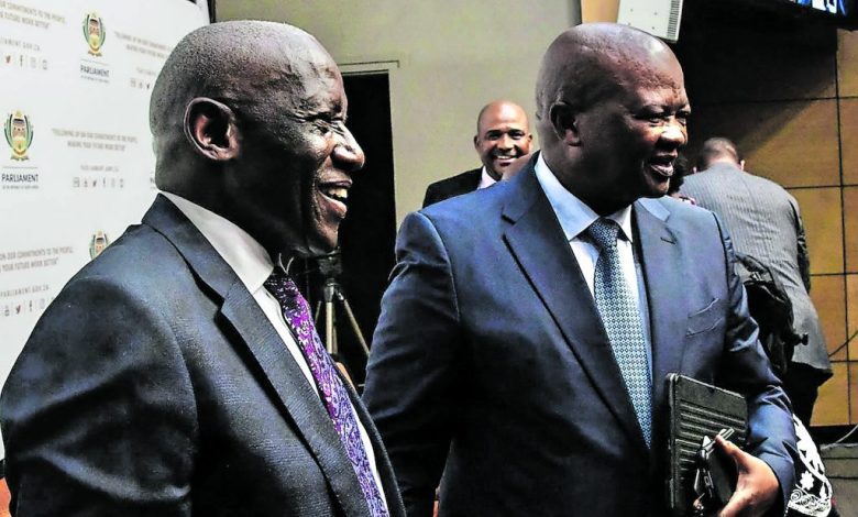 phala-phala-panel-or-ramaphosa:-who-should-we-believe?