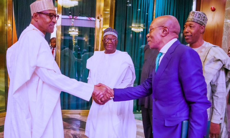 embattled-cbn-governor-emefiele-meets-with-buhari