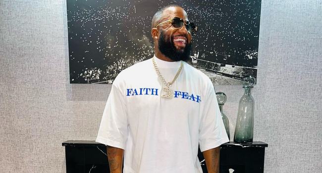 cassper-reacts-to-a-video-of-drake-playing-“siyathandana”-in-new-york