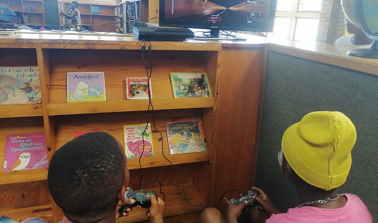 cape-flats-children-attracted-to-reading-and-gaming-initiative