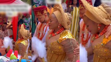 emotional-moment-actress,-uche-ogbodo-broke-down-in-tears-while-her-father-prayed-for-her-at-her-wedding-(video)