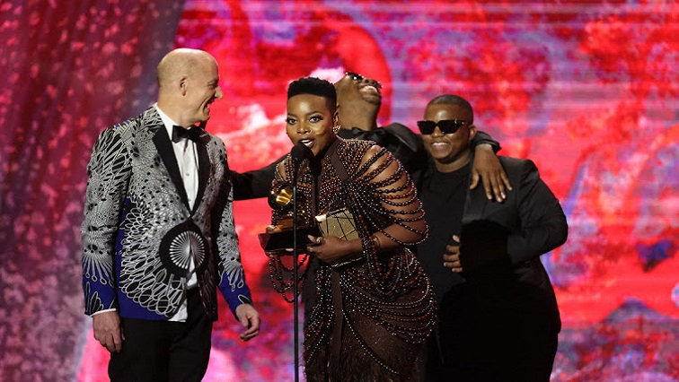 grammy-award-winners-receive-heroes’-welcome-at-or-tambo-airport