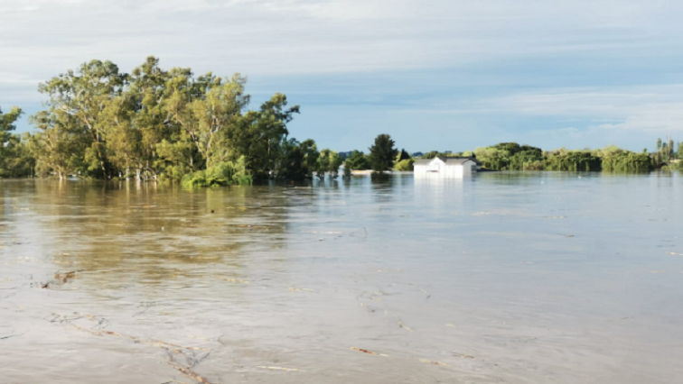 four-vaal-dam-sluice-gates-closed-as-water-levels-decrease