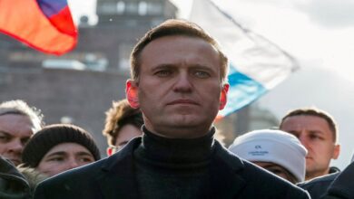 scores-of-world-figures-urge-putin-to-free-navalny-in-open-letter