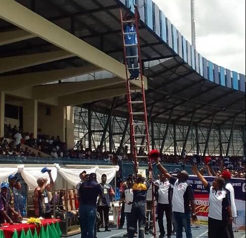 may-day:-electricity-worker-falls-down-ladder-during-match-past in ibadan