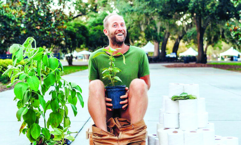 man-ditches-toilet-roll-and-uses-leaves-instead