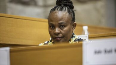 mkhwebane-cries-foul-over-lawyers,-money-and-alleged-extortion