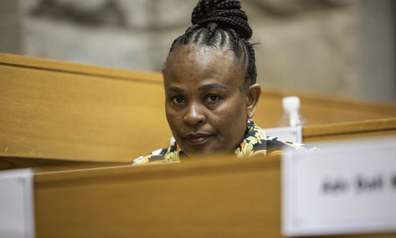 mkhwebane-cries-foul-over-lawyers,-money-and-alleged-extortion