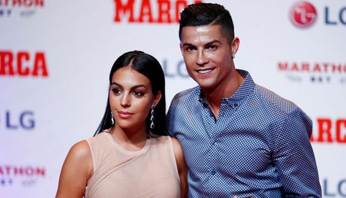 cristiano-ronado’s-girlfriend-entitled-to-86,000-per-month-if-couple-break-up