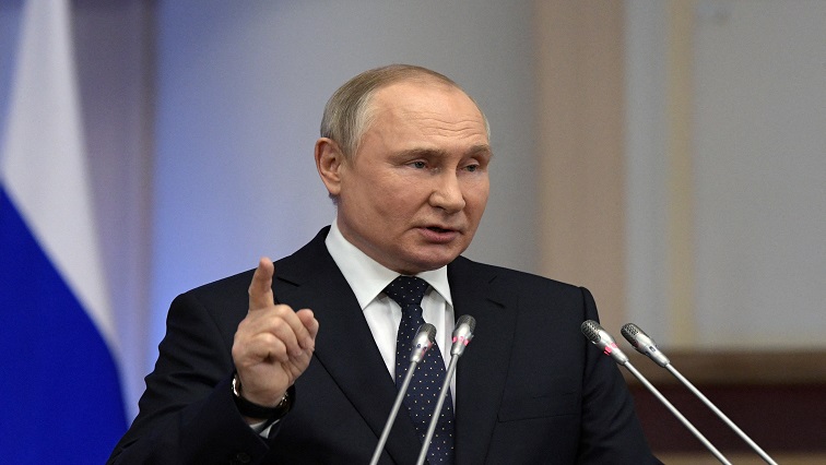 russia-seeks-calm-after-aborted-mutiny,-west-sees-cracks-in-putin’s-power