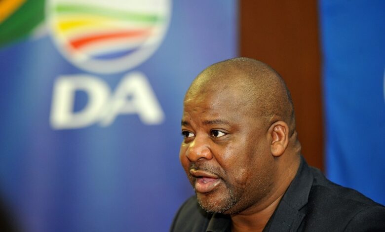 updated:-da’s-nqaba-bhanga-suspended -over-zille-racism-claim