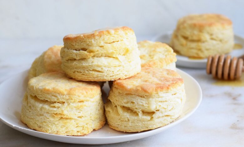 diy-recipes:-how-to-make-buttermilk-biscuits