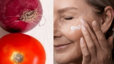 secret-natural-remedy:-tomato-and-red-onion-facial-for-age-defying-skin