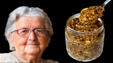 the-miraculous-mixture:-seeds-and-honey-that-keep-grandma-energized!