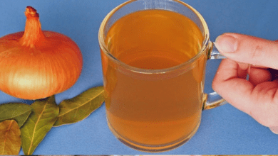 onion-and-bay-leaf-tea-for-cough-relief-–-clean-lungs