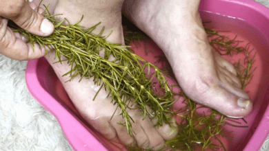 soothe-your-joint-and-foot-pain-naturally-with-a-rosemary-soak