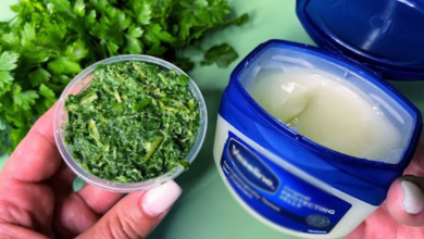 mix-parsley-and-vaseline:-the-best-collagen-mask-for-glowing,-youthful-skin