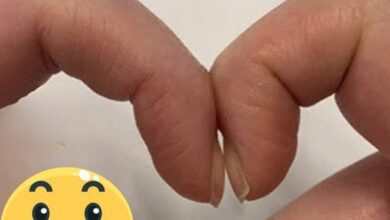 place-the-tips-of-your-index-fingers-close-together