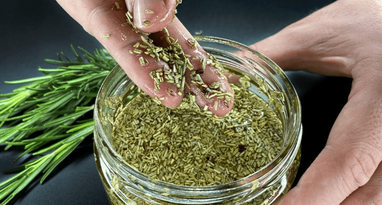 say-goodbye-to-gray-hair-and-hair-loss-with-this-powerful-rosemary-recipe