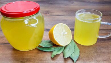 clear-your-lungs-naturally:-bay-leaf-tea-and-honey-lemon-syrup-recipes