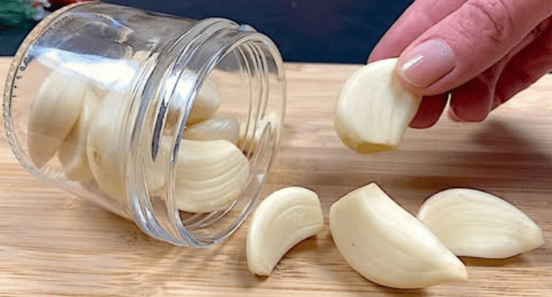 hair-grows-like-crazy-and-doesn’t-fall-out!-the-best-remedy-with-just-3-powerful-ingredients-including-garlic