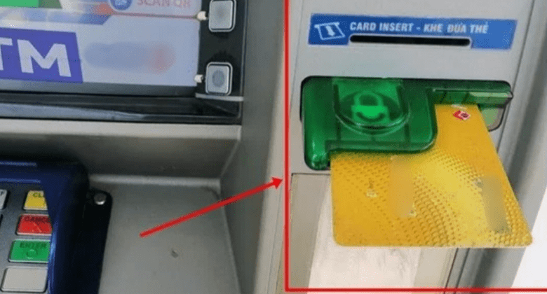 when-withdrawing-money,-your-atm-card-is-accidentally-swallowed