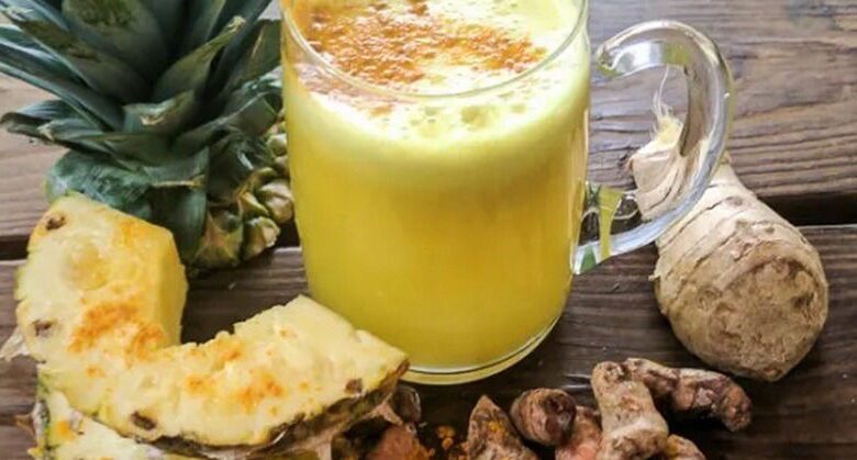 how-to-make-a-delicious-pineapple-turmeric-smoothie-