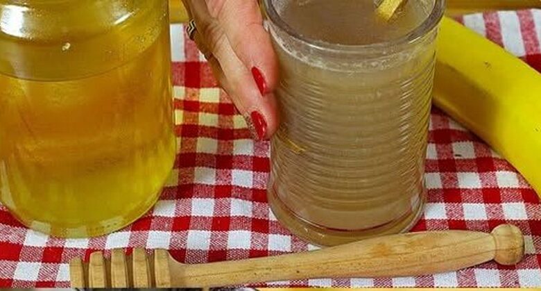 cleanse-your-lungs-&-stop-coughing-with-this-natural-banana-&-honey-syrup!